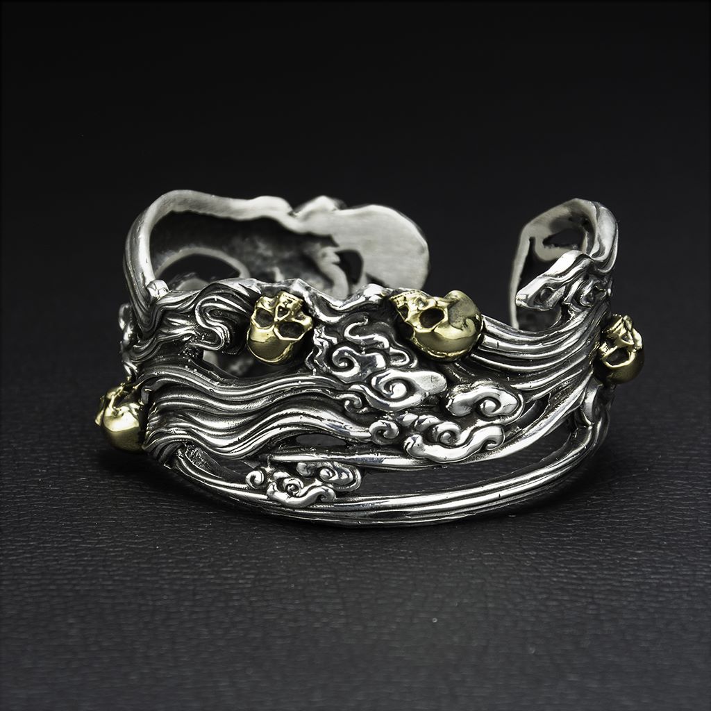 999 Silver Gothic Chunky Skull Cloud Bangle