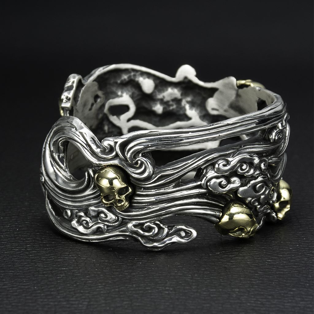999 Silver Gothic Chunky Skull Cloud Bangle