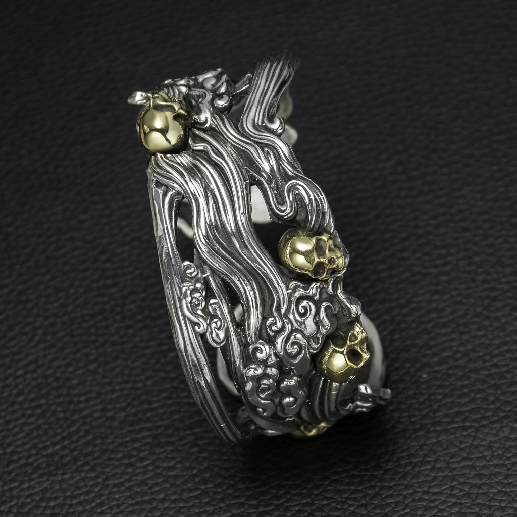 999 Silver Gothic Chunky Skull Cloud Bangle