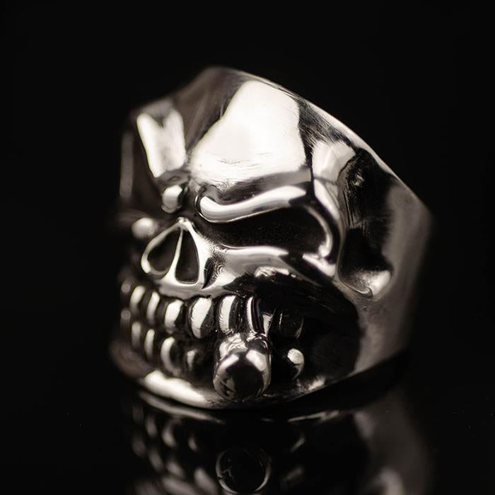 Silver Skull Ring With Cigar