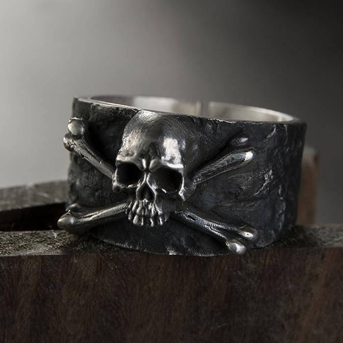 Skull on sale crossbones ring