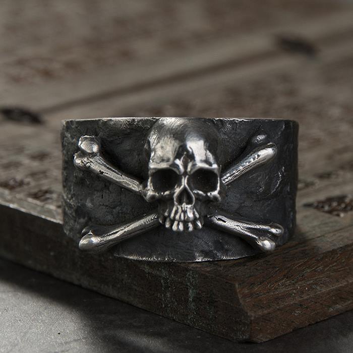 Skull And Crossbones Ring