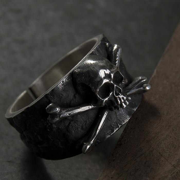 Skull And Crossbones Ring