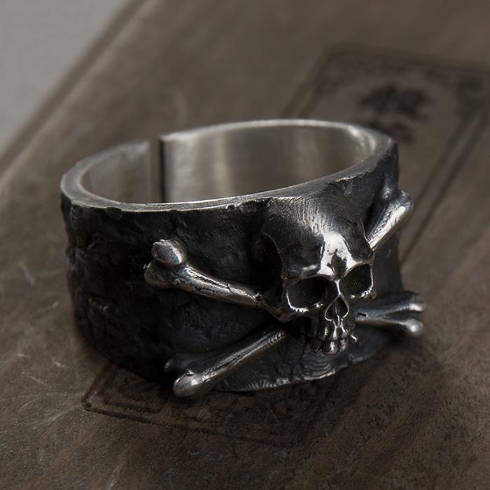Skull And Crossbones Ring