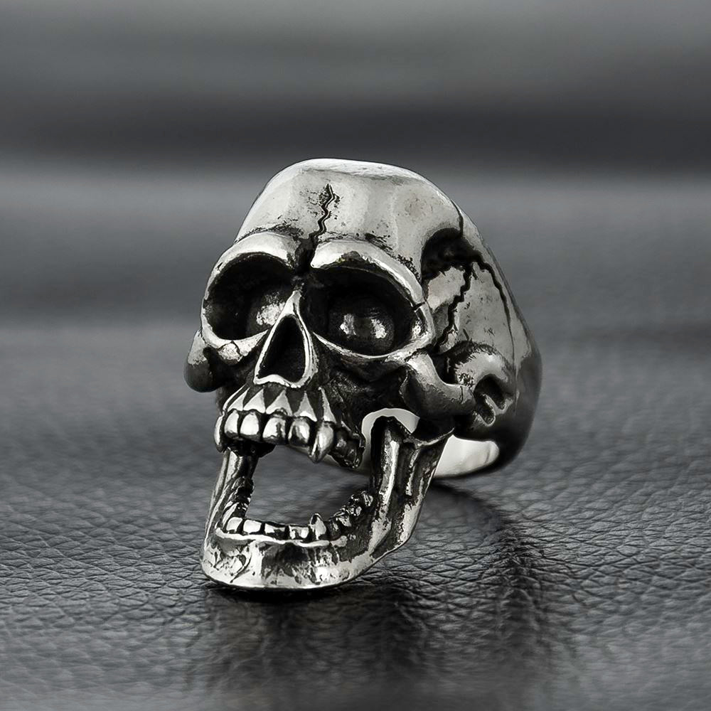 Gothic Skull Ring